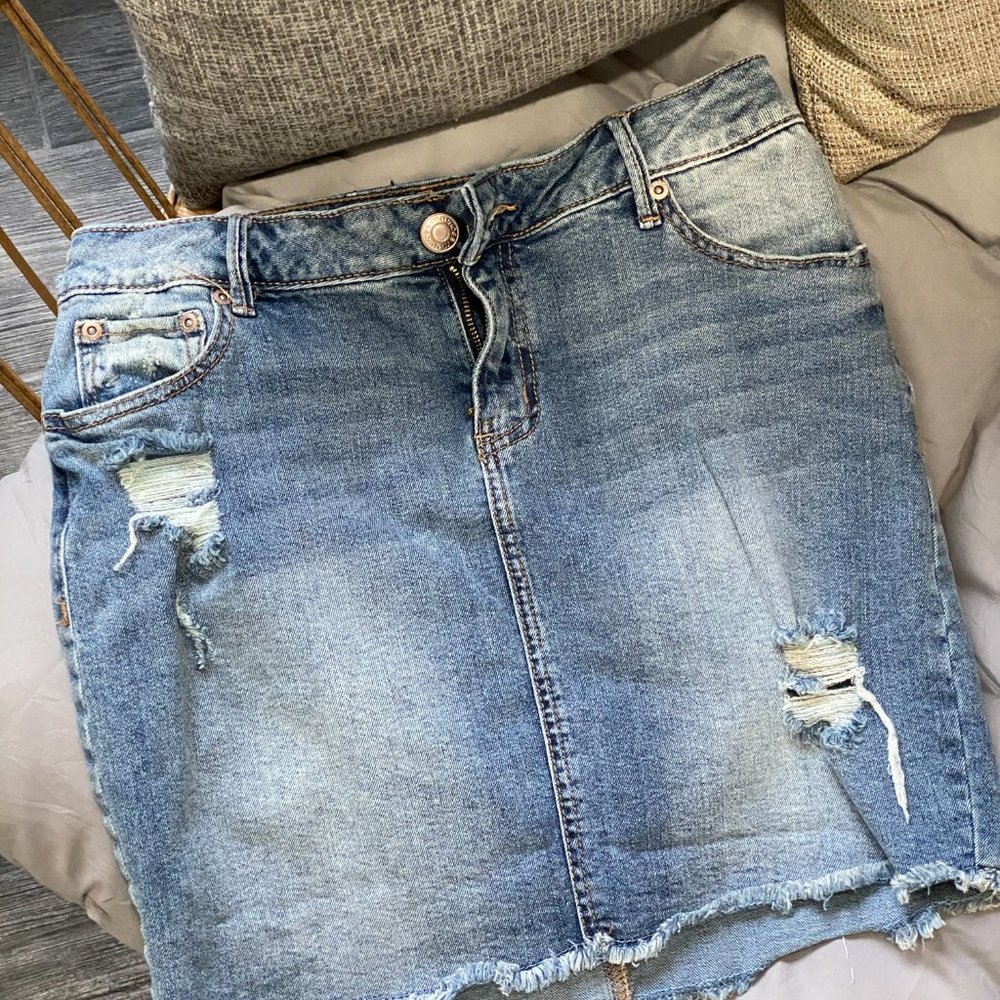 Maurices Distressed Jean Skirt 5/6